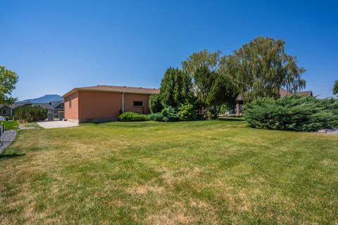 Tiny photo for 265 E 600 N, Mapleton, UT 84664 (MLS # 2141070)