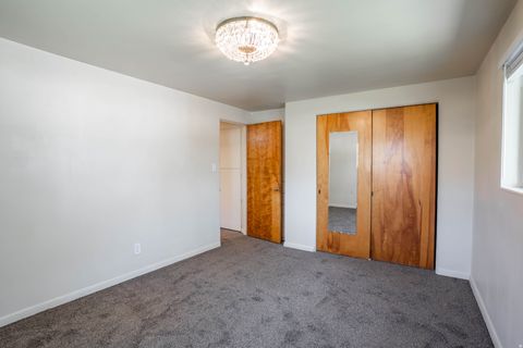 Tiny photo for 265 E 600 N, Mapleton, UT 84664 (MLS # 2141070)