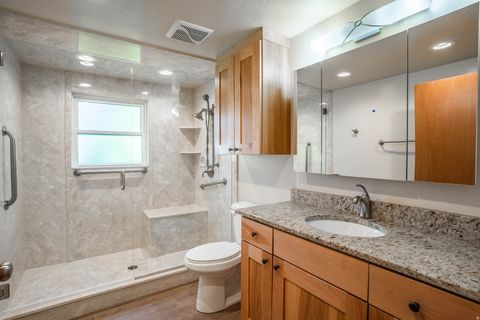 Tiny photo for 265 E 600 N, Mapleton, UT 84664 (MLS # 2141070)