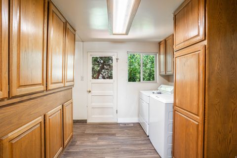 Tiny photo for 265 E 600 N, Mapleton, UT 84664 (MLS # 2141070)