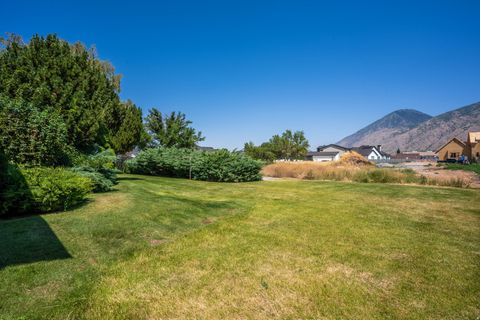 Tiny photo for 265 E 600 N, Mapleton, UT 84664 (MLS # 2141070)
