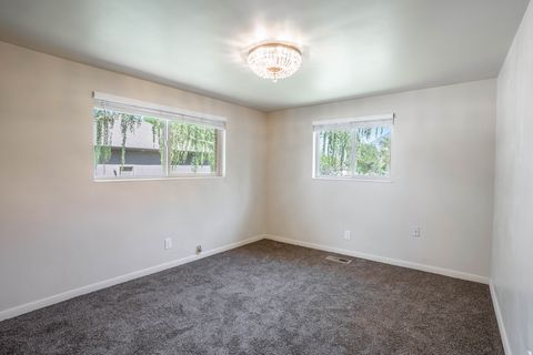 Tiny photo for 265 E 600 N, Mapleton, UT 84664 (MLS # 2141070)
