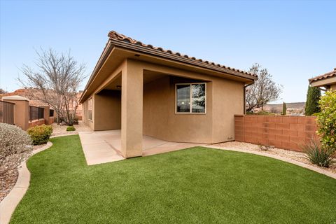 Tiny photo for 870 N CATALPA DR, Washington, UT 84780 (MLS # 2137232)