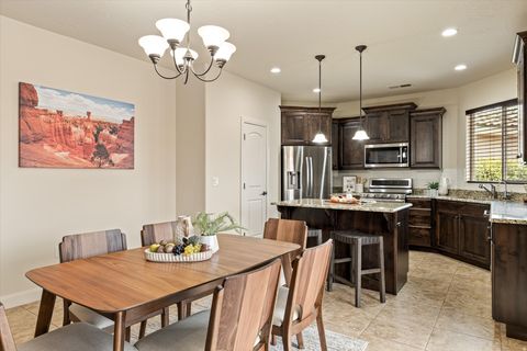 Tiny photo for 870 N CATALPA DR, Washington, UT 84780 (MLS # 2137232)