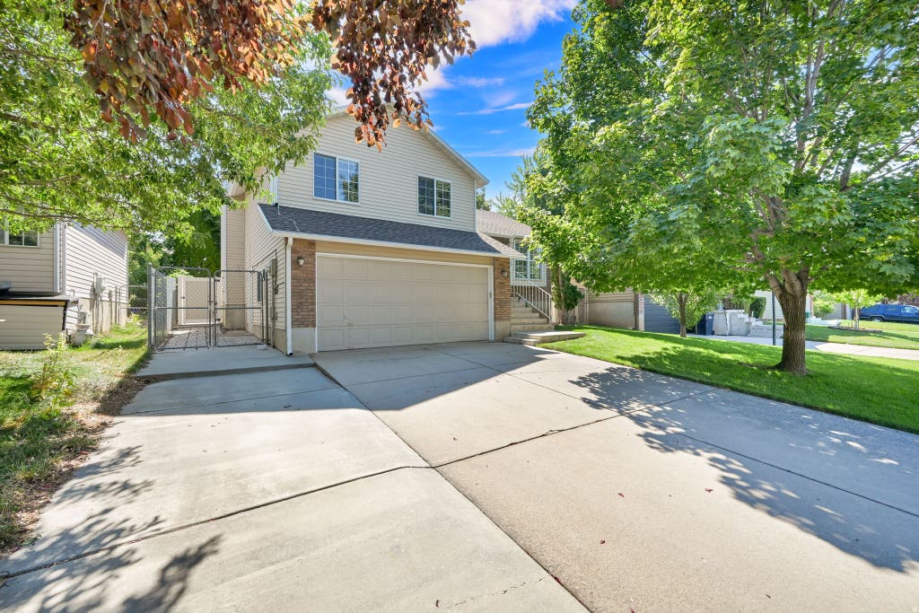 Photo of 139 N 400 W, Clearfield, UT 84015 (MLS # 2176516)