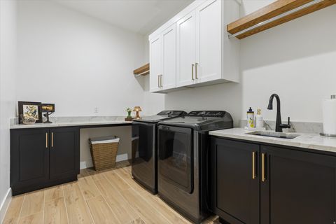 Tiny photo for 1525 W BELAYER DR, Saint George, UT 84770 (MLS # 2171448)