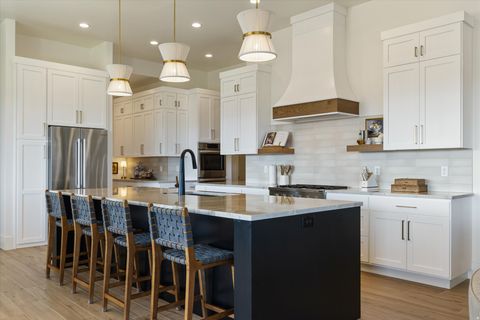 Tiny photo for 1525 W BELAYER DR, Saint George, UT 84770 (MLS # 2171448)