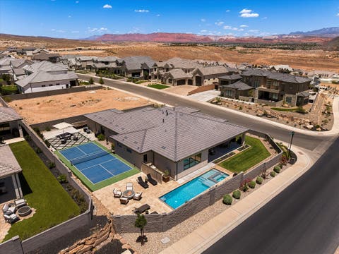 Photo of 1525 W BELAYER DR, Saint George, UT 84770 (MLS # 2171448)