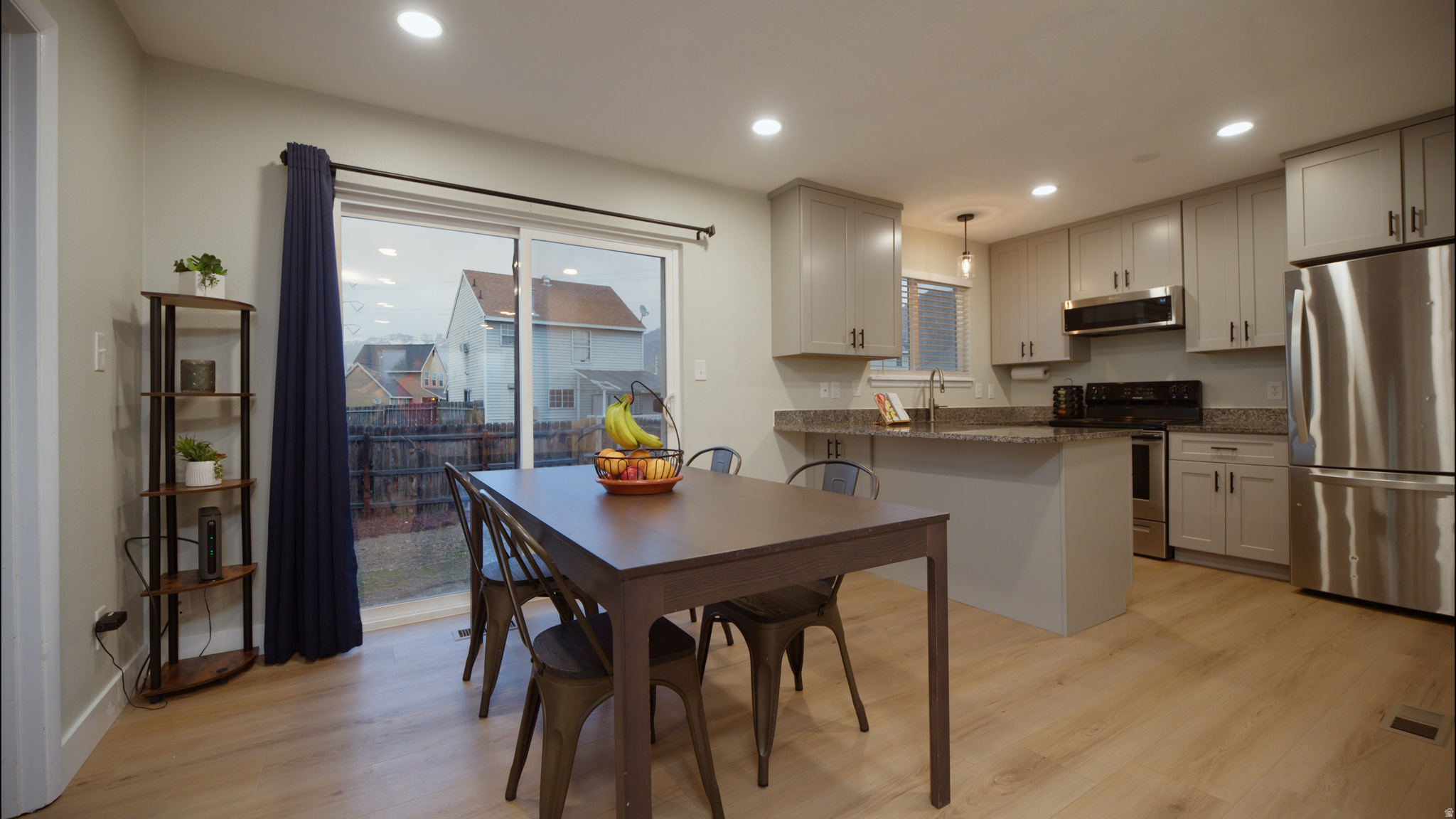 LAKEWOOD - Residential