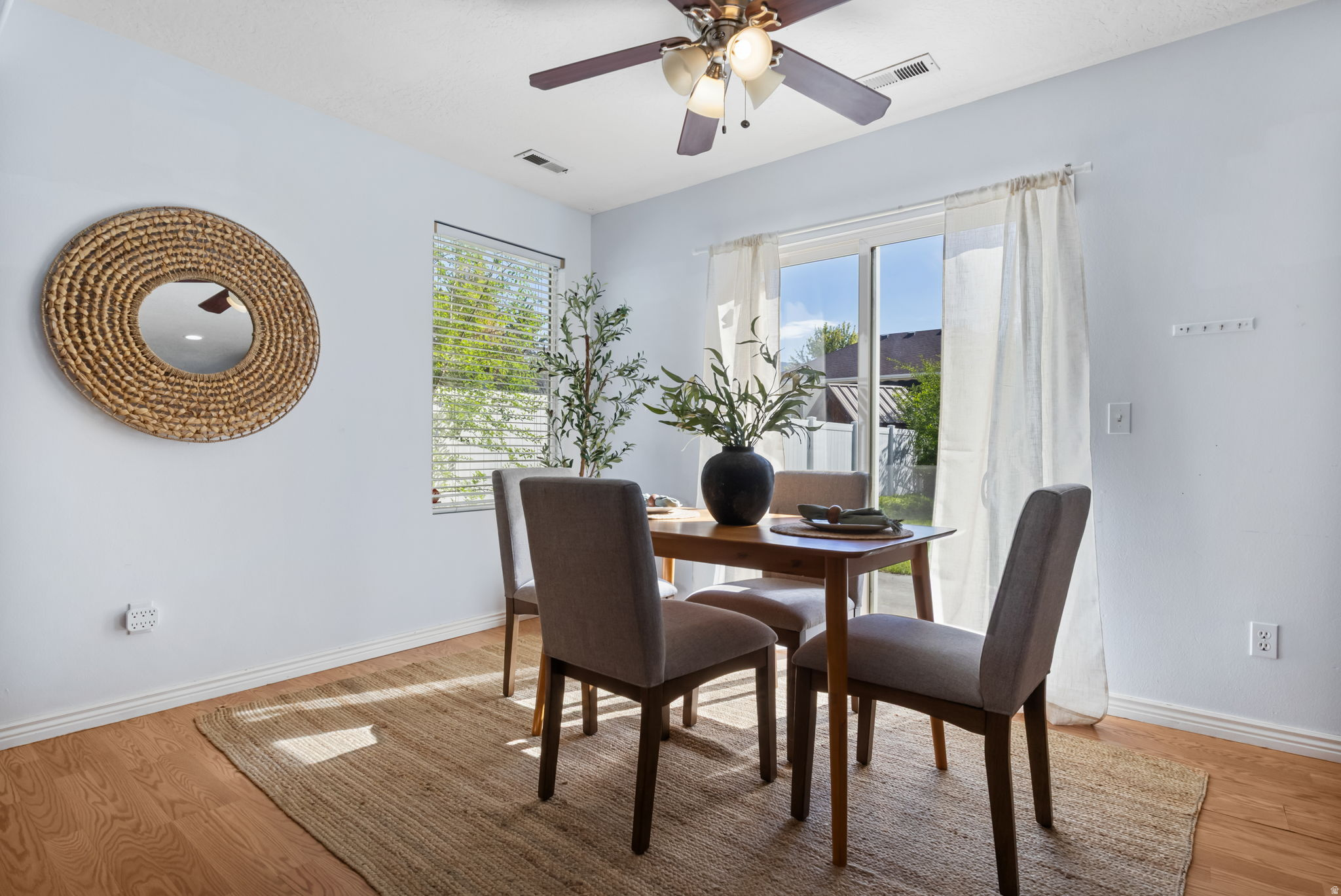 COUNTRY CROSSING - Residential