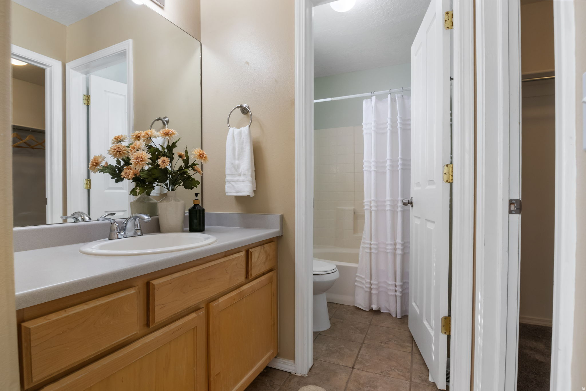 COUNTRY CROSSING - Residential