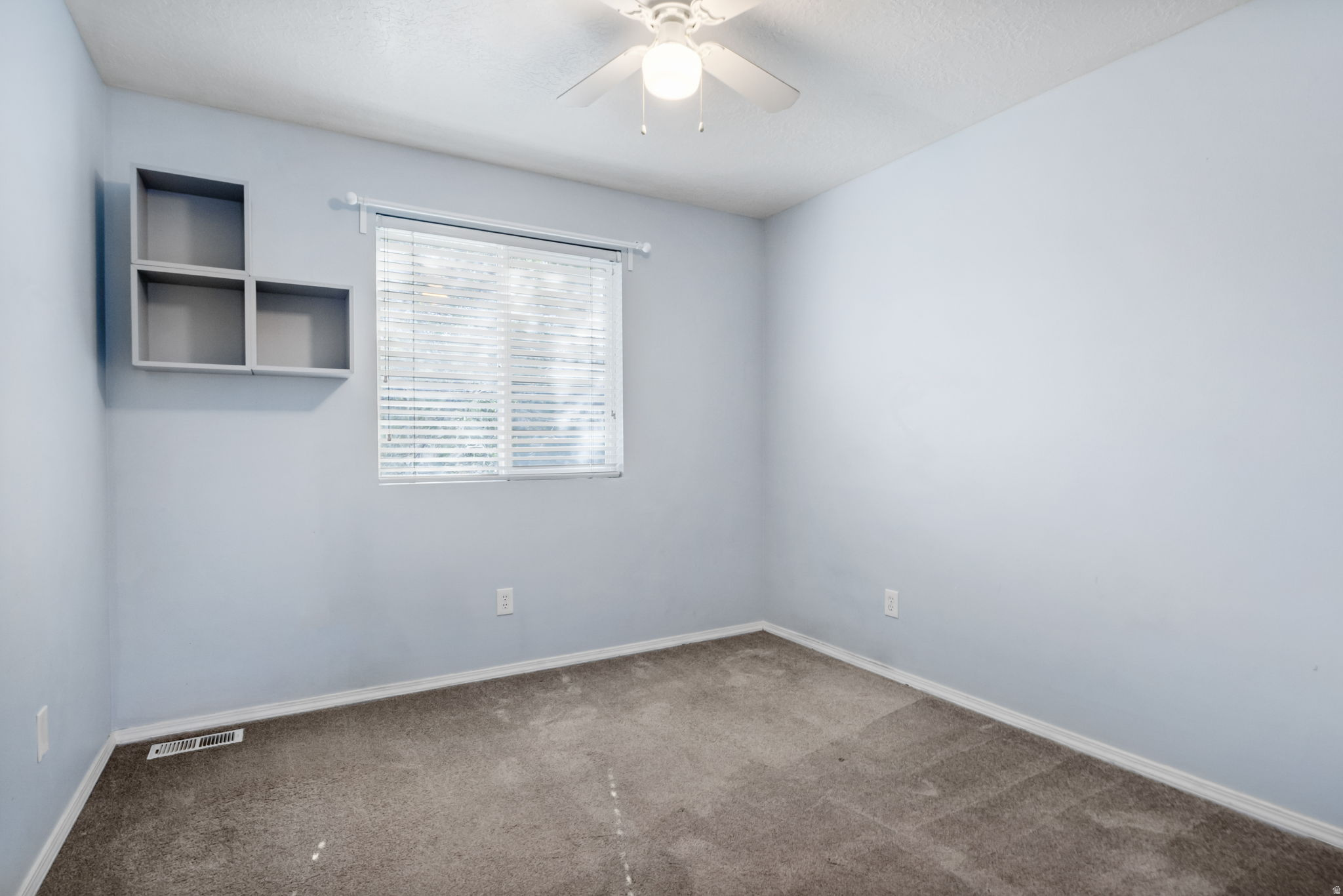 COUNTRY CROSSING - Residential