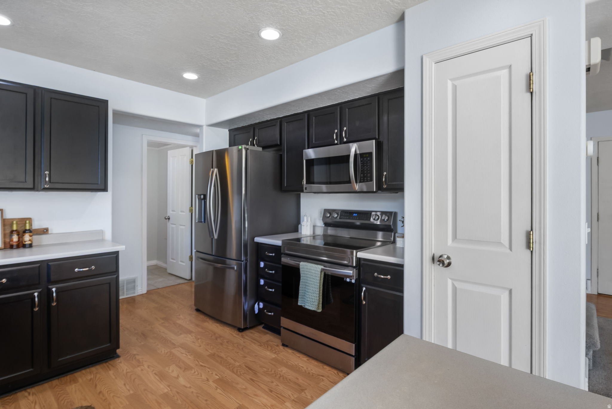 COUNTRY CROSSING - Residential