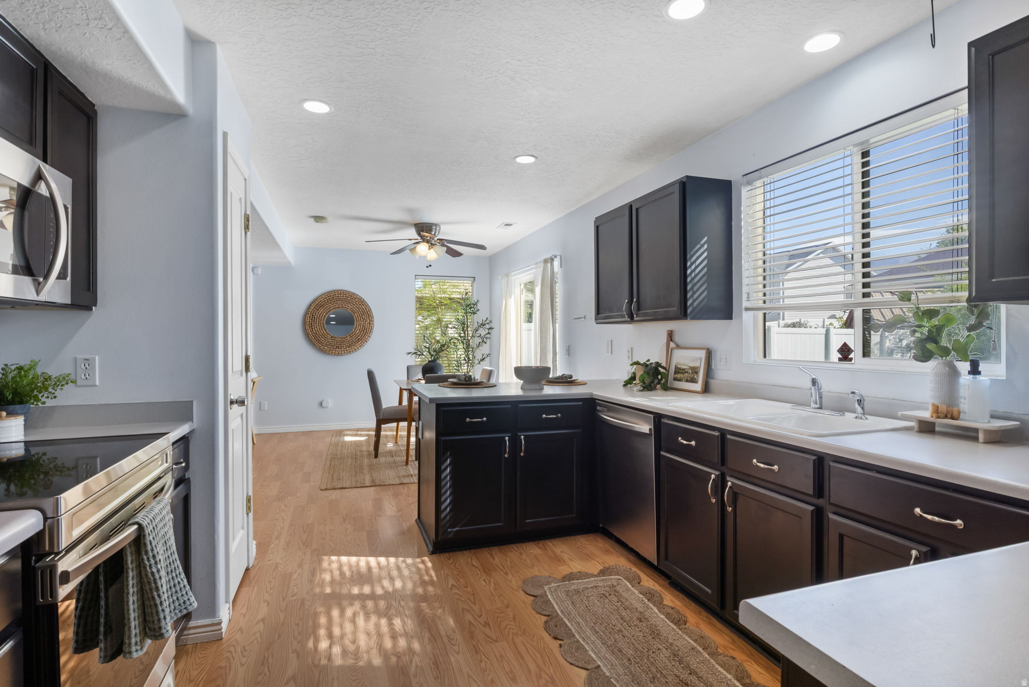 COUNTRY CROSSING - Residential