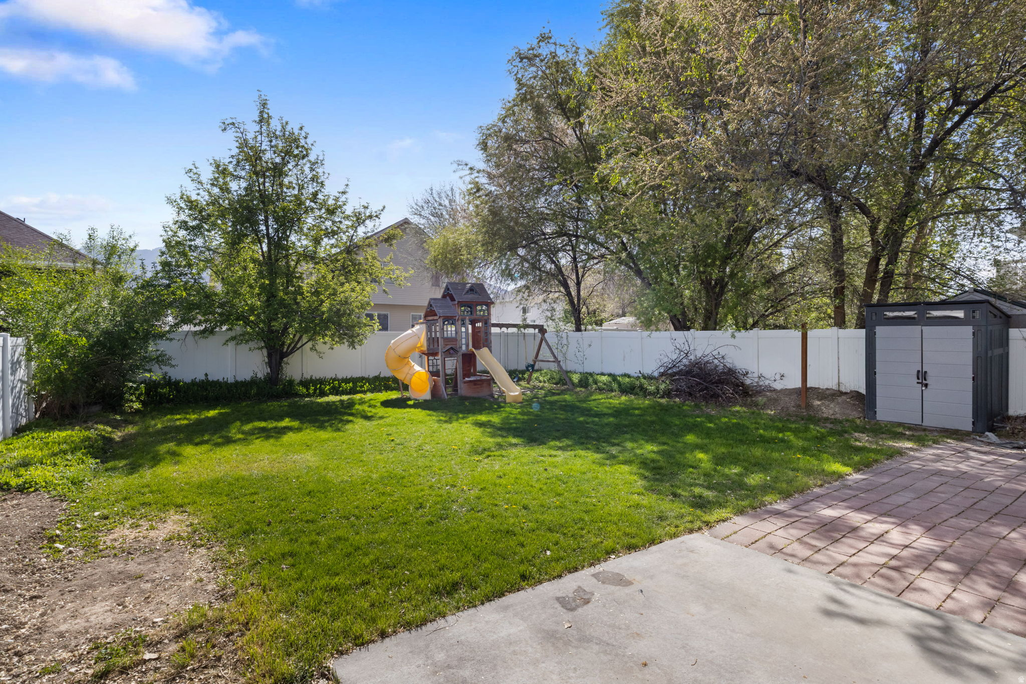 COUNTRY CROSSING - Residential