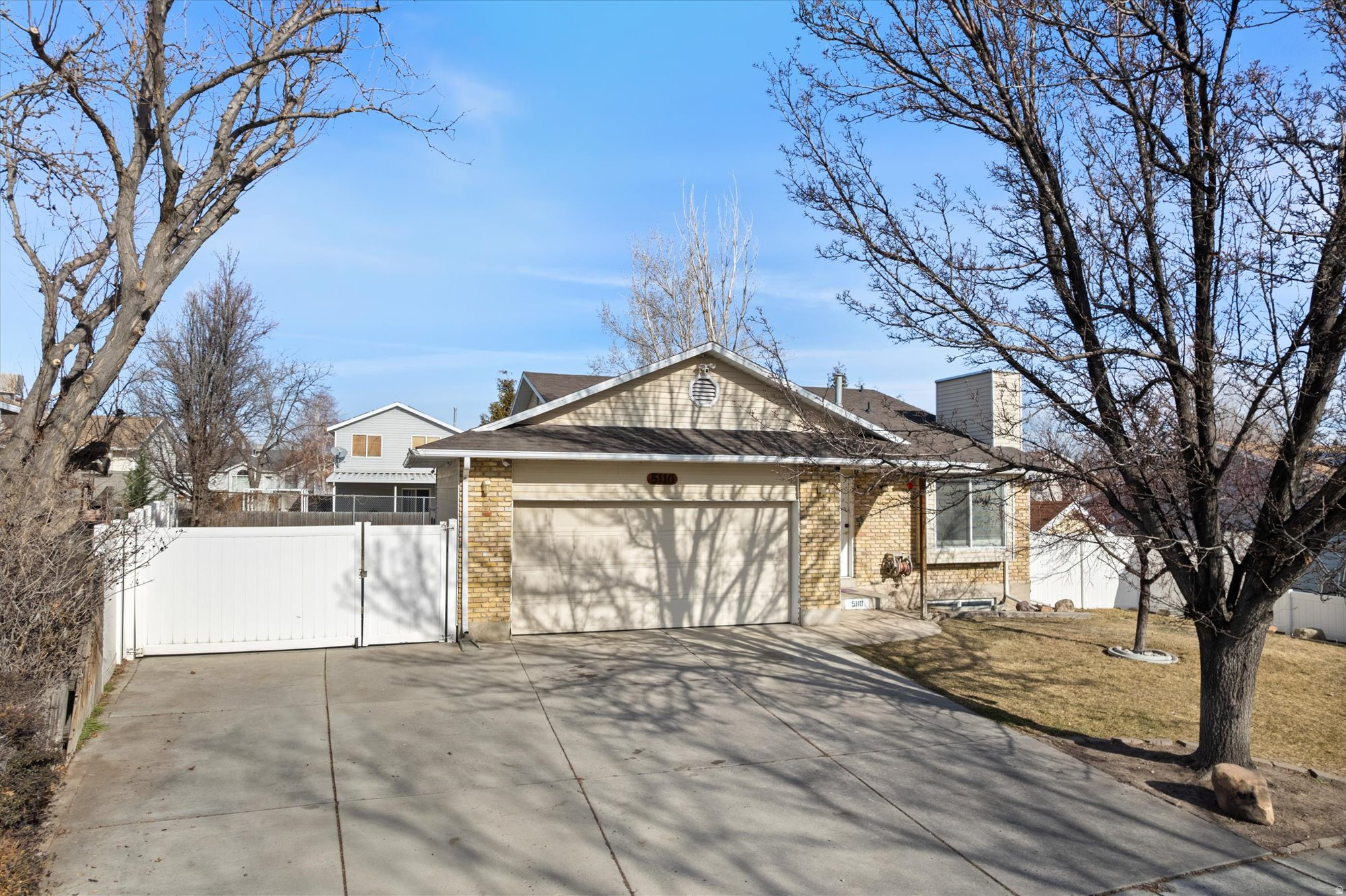 OQUIRRH SHADOWS - Residential
