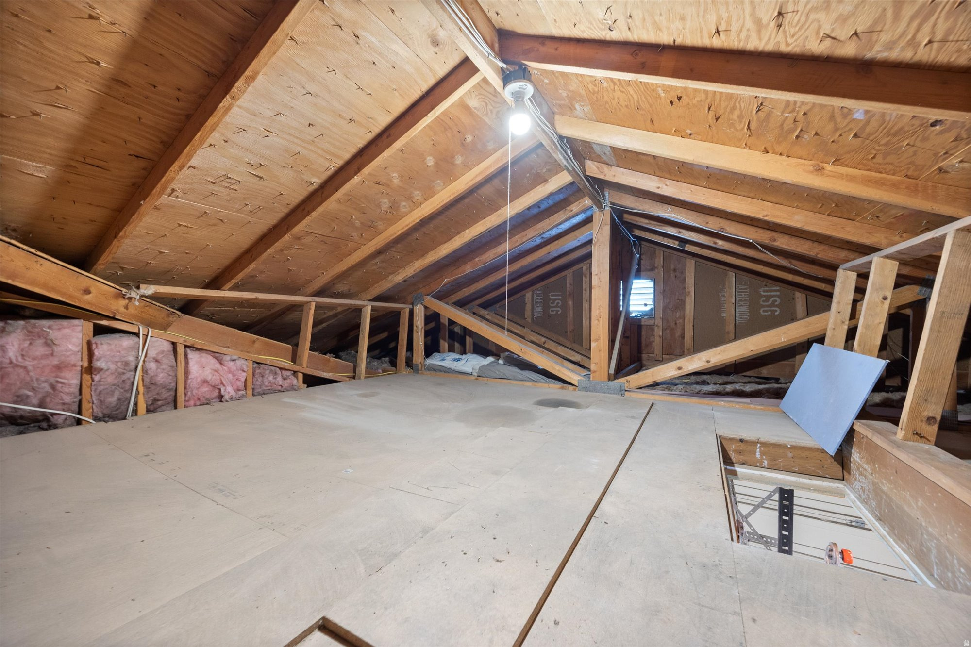 OQUIRRH SHADOWS - Residential