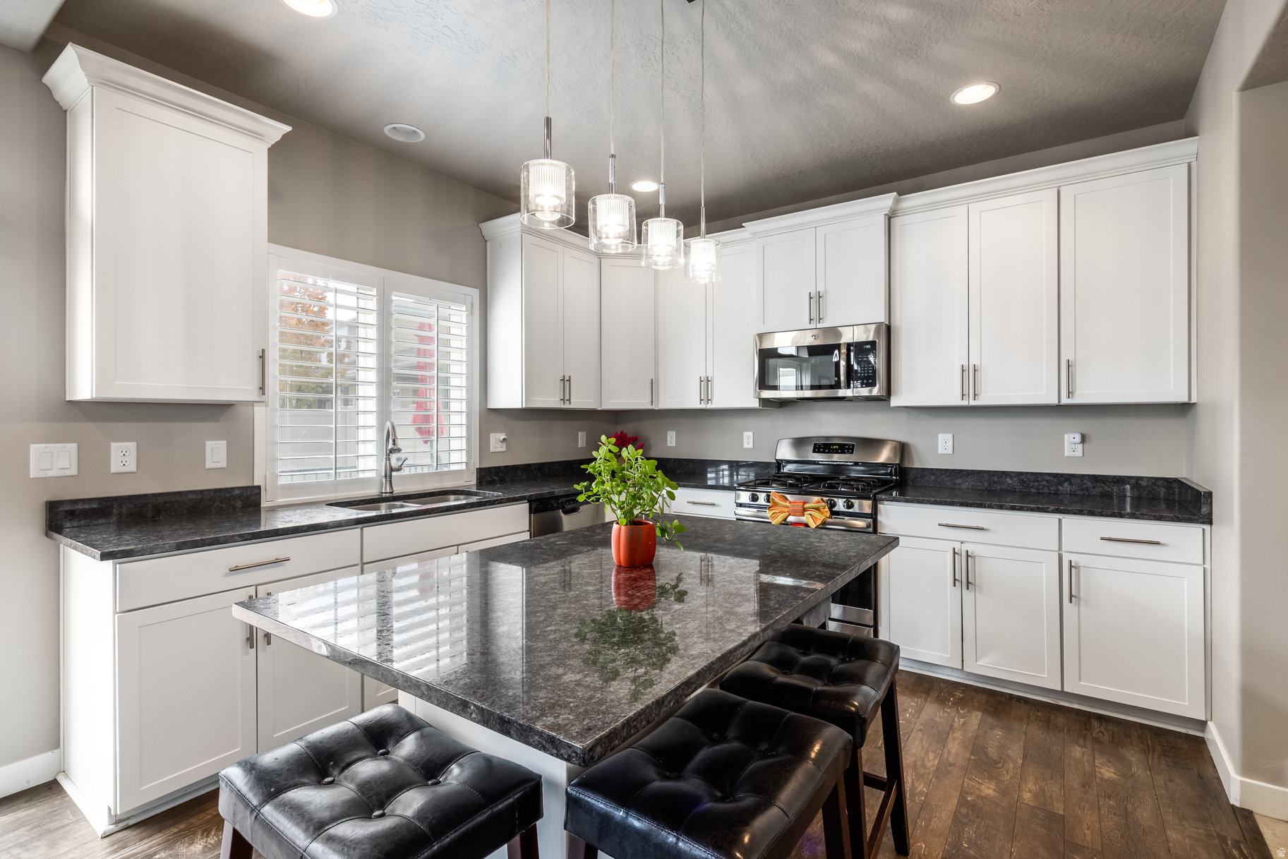 VALLEY STATION - Residential