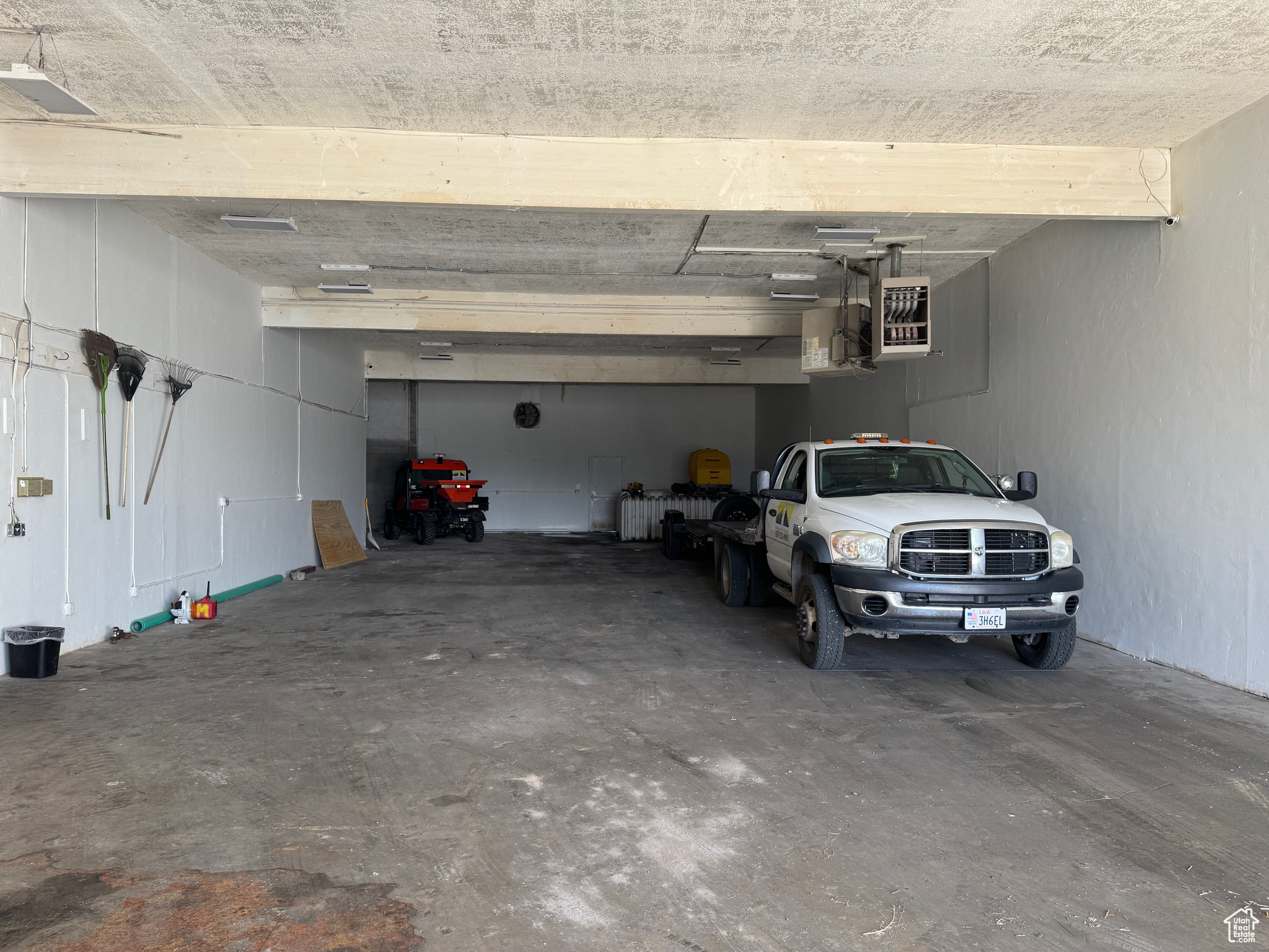 SW CENTER ENT - Commercial Lease