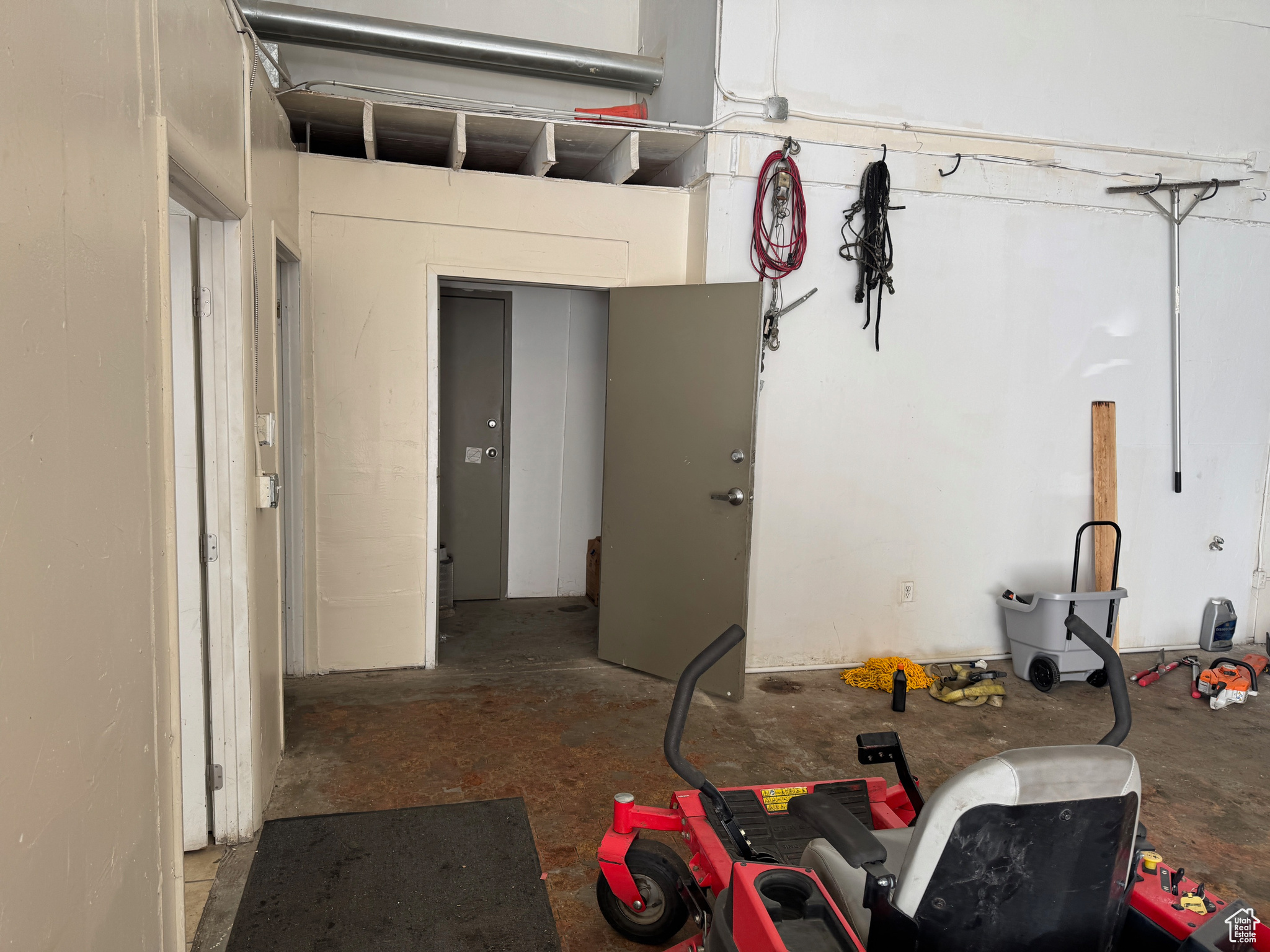 SW CENTER ENT - Commercial Lease
