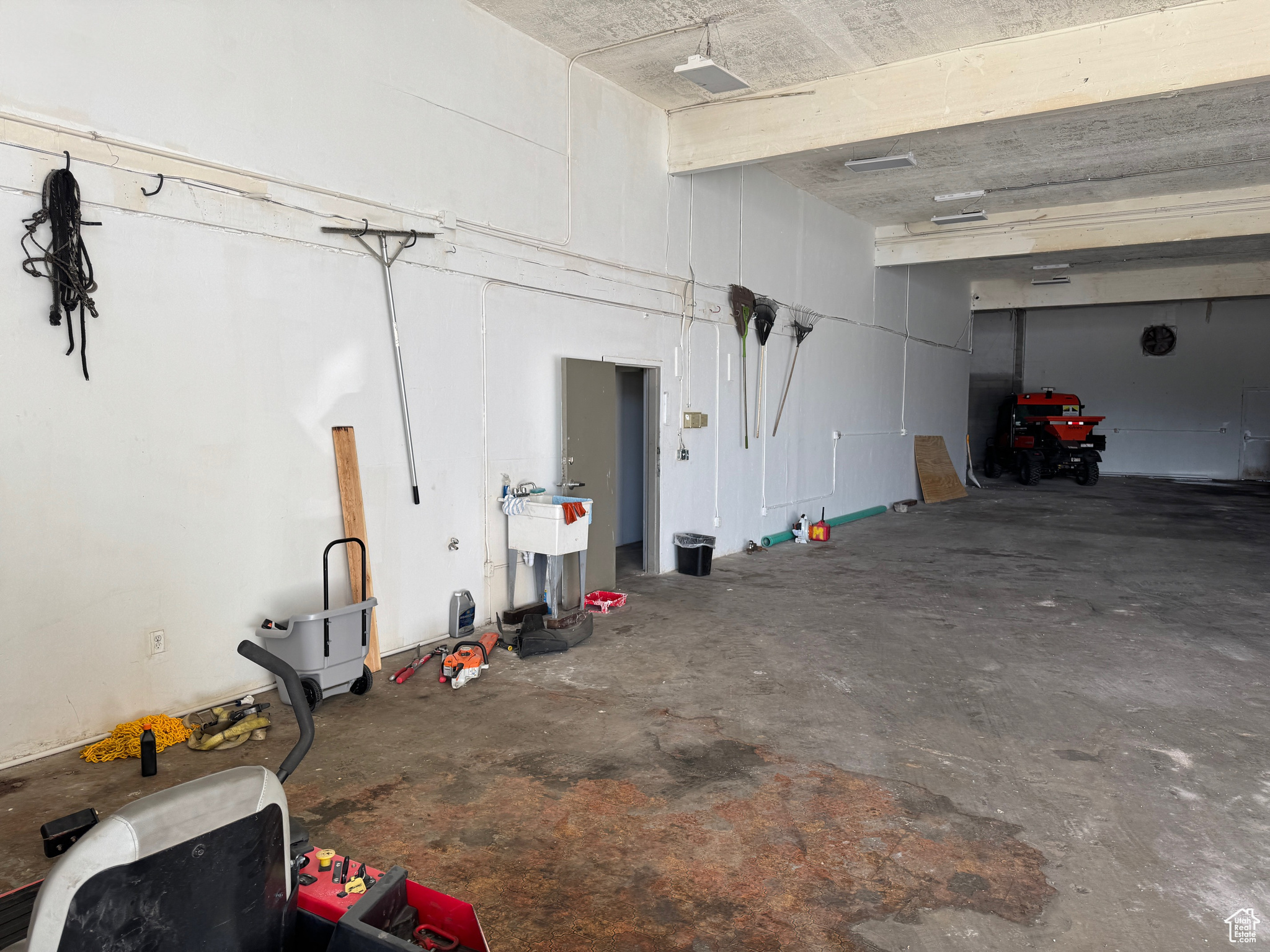 SW CENTER ENT - Commercial Lease