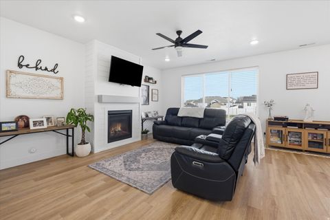 Tiny photo for 531 E 600 S, Hyrum, UT 84319 (MLS # 2173436)