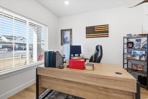 Tiny photo for 531 E 600 S, Hyrum, UT 84319 (MLS # 2173436)