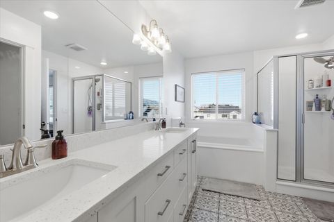 Tiny photo for 531 E 600 S, Hyrum, UT 84319 (MLS # 2173436)