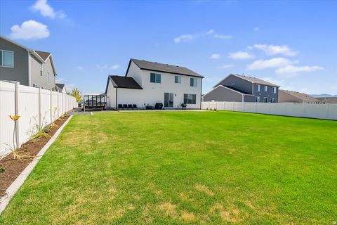 Tiny photo for 531 E 600 S, Hyrum, UT 84319 (MLS # 2173436)