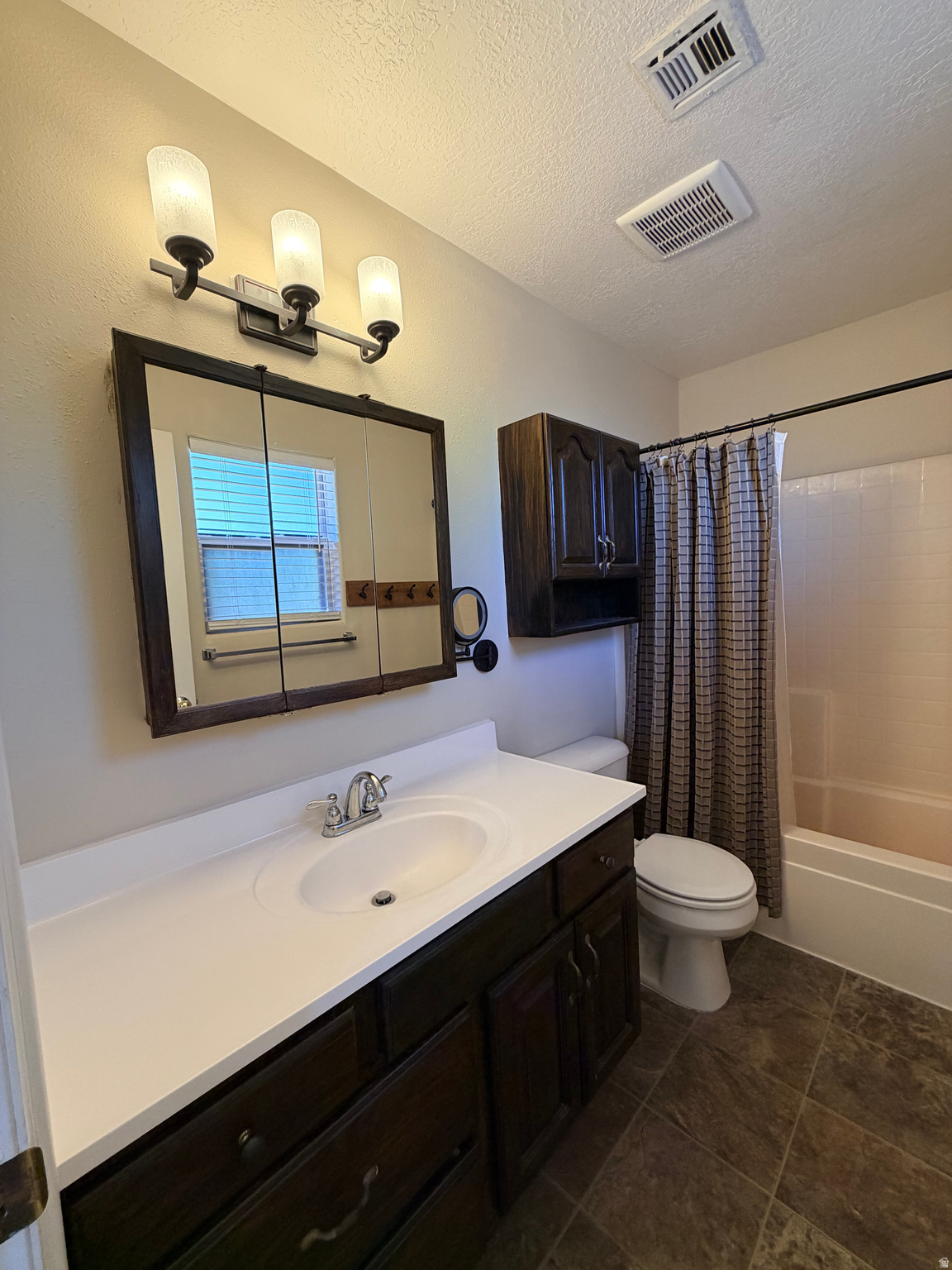 COUNTRY PLACE - Residential