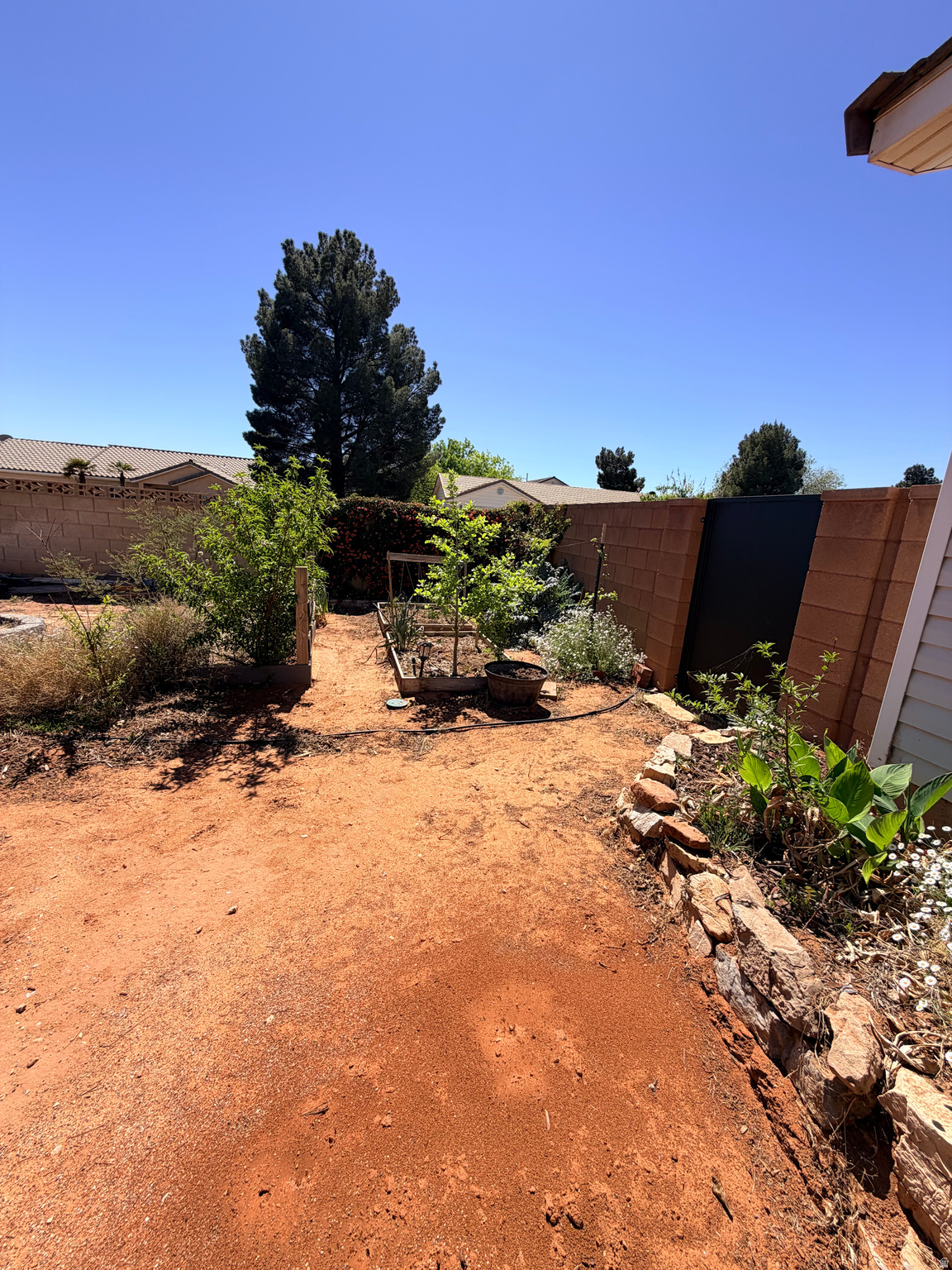 COUNTRY PLACE - Residential