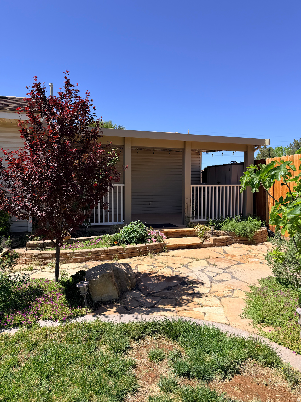 COUNTRY PLACE - Residential