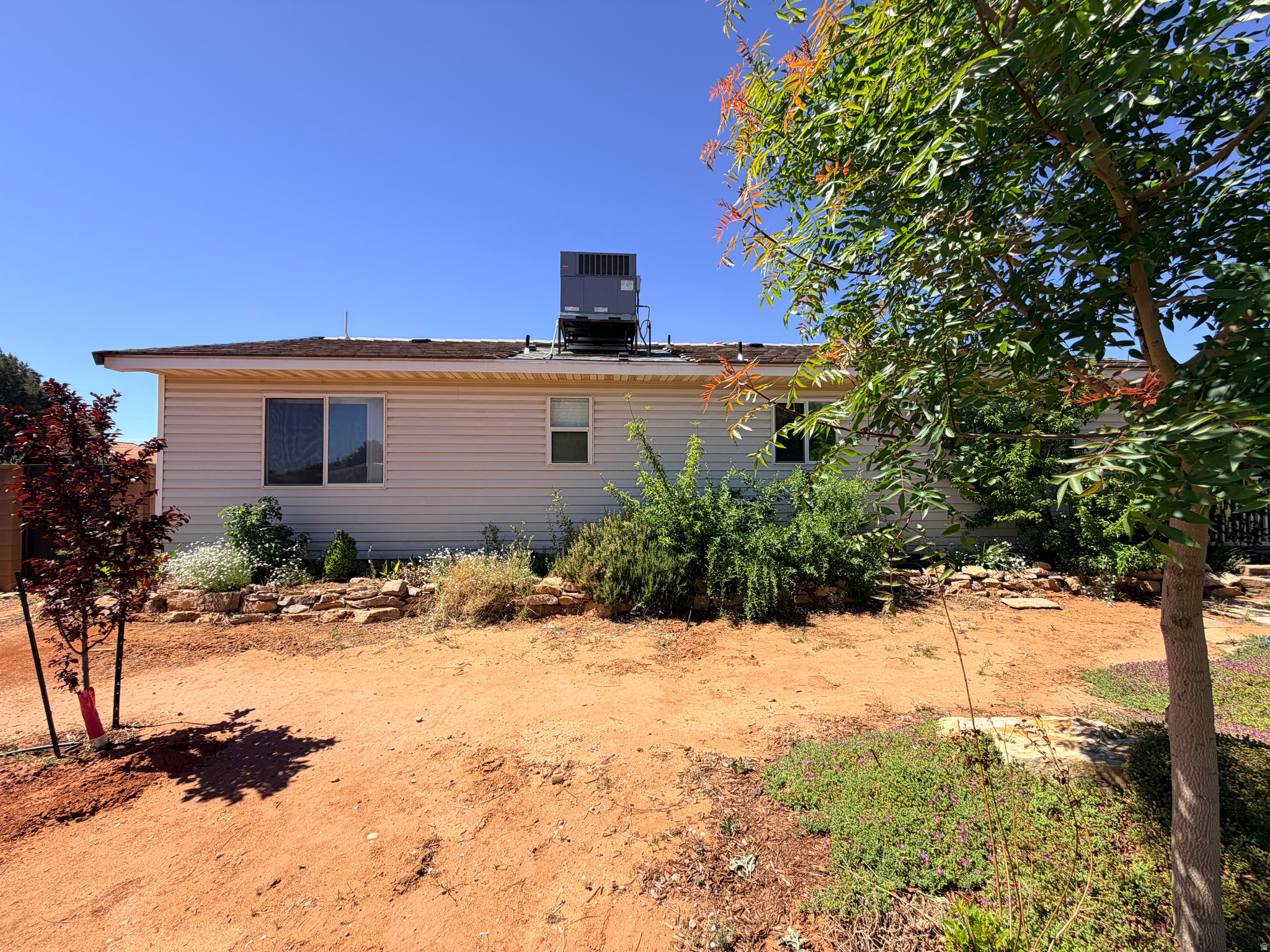 COUNTRY PLACE - Residential