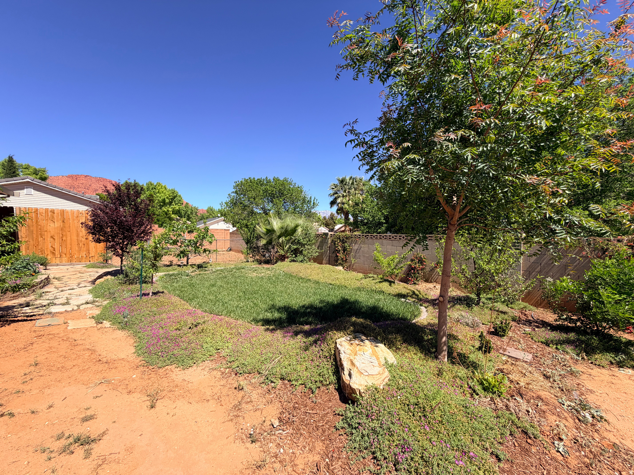 COUNTRY PLACE - Residential