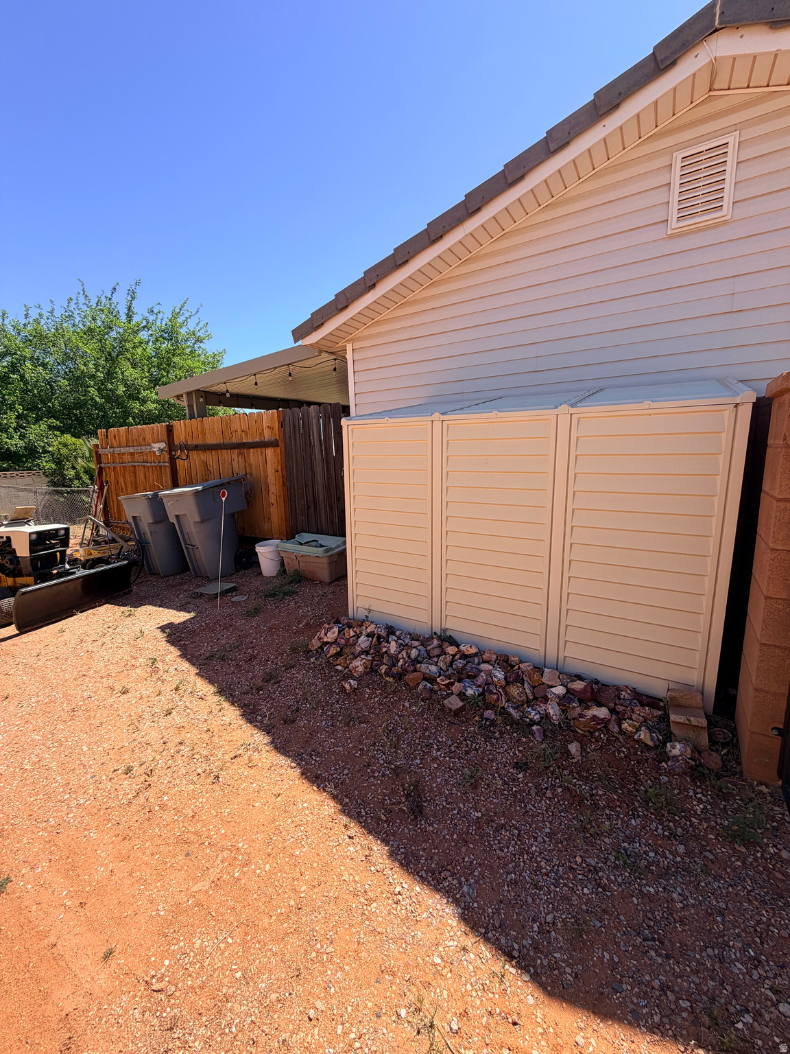 COUNTRY PLACE - Residential