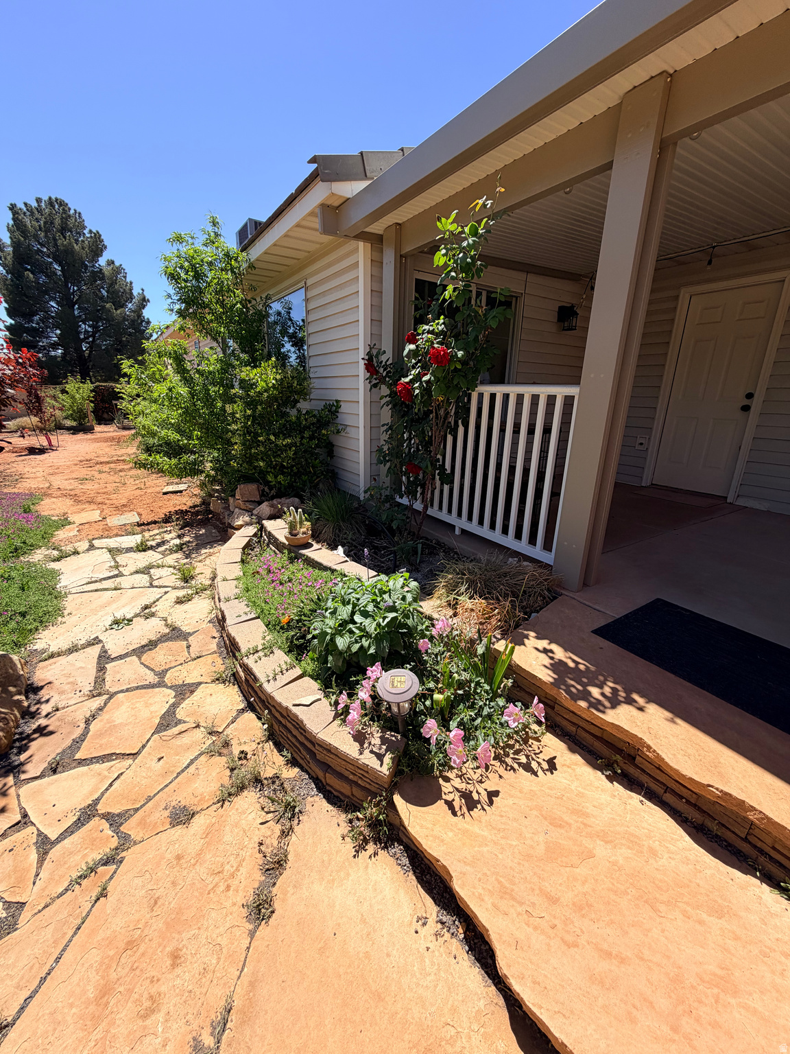 COUNTRY PLACE - Residential