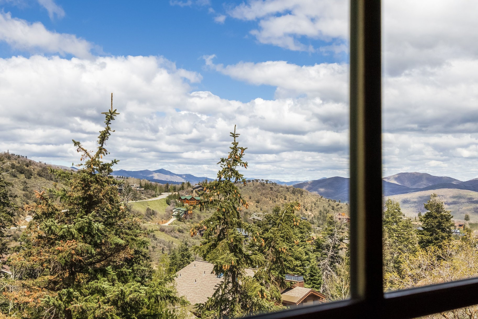 PINEBROOK - Residential