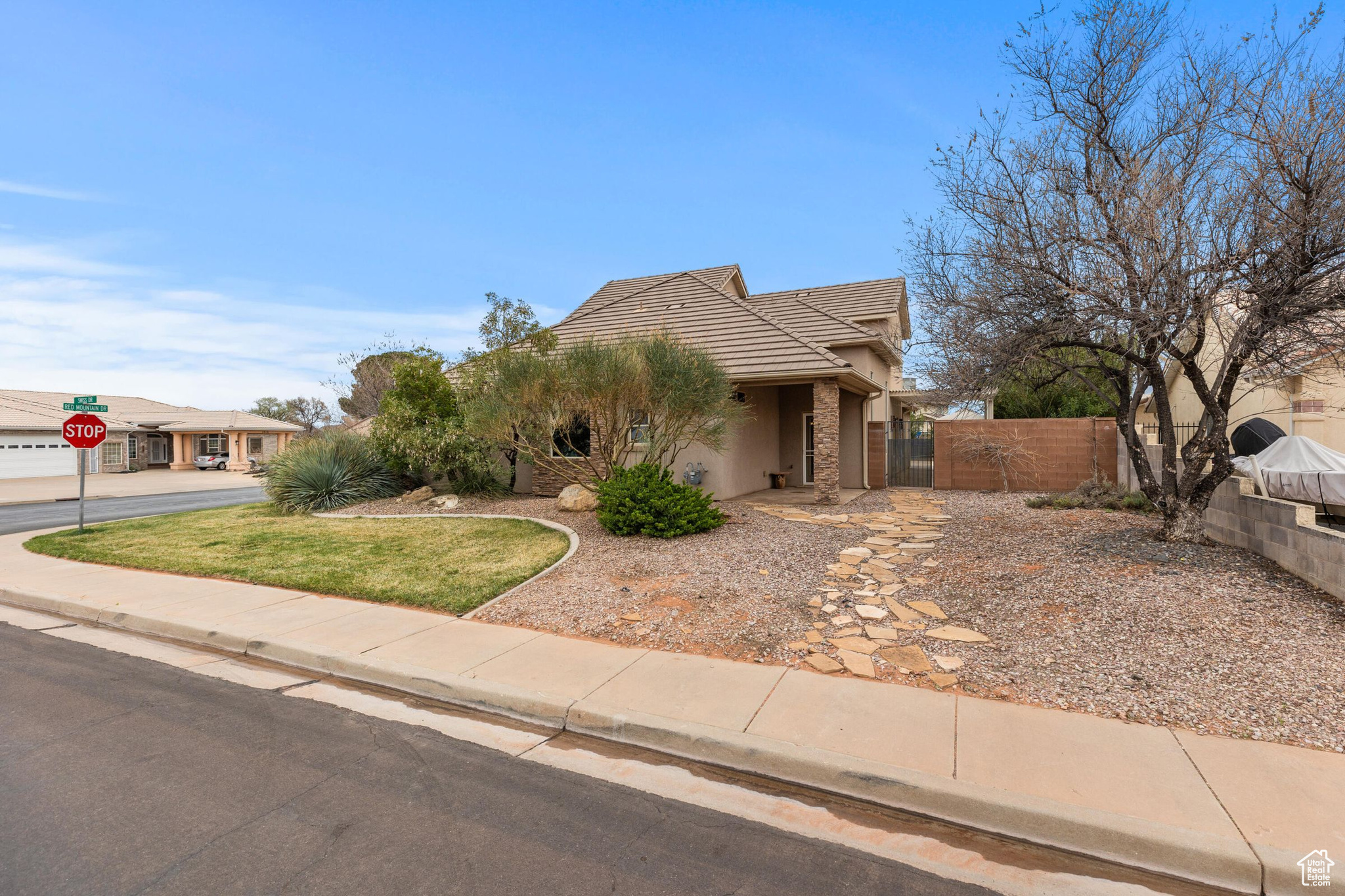 1815 N Red Mountain Dr, Santa Clara, Utah image 4