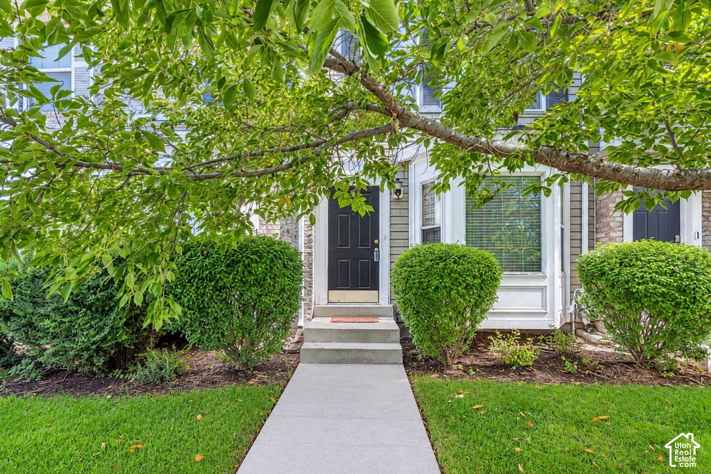 Photo of 986 N INDEPENDENCE AVE, Provo, UT 84604 (MLS # 2189497)