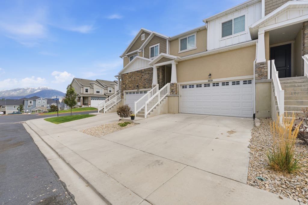 Photo of 4459 W LONE SHADOW LN, Herriman, UT 84096 (MLS # 2180409)