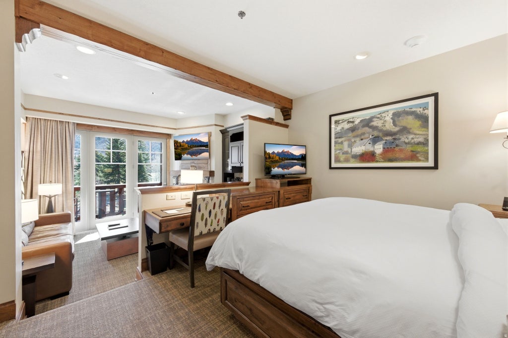 Photo of 2001 PARK AVE #306, Park City, UT 84060 (MLS # 2168540)