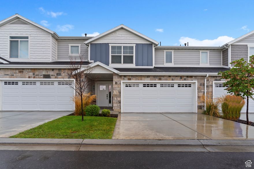 *$5000 INCENTIVE BEING OFFERED BY SELLER CALL ME FOR DETAILS** LAST UNIT IN THIS DEVELOPMENT!  Don't miss out on this Stunning 2-Story Townhome in Syracuse! This beautiful middle unit townhome offers the perfect blend of convenience and comfort. Next to a spacious park, you'll enjoy serene views and ample green space right from your backyard. Located close to entertainment options, restaurants, and grocery stores, everything you need is just minutes away. Convenient to Hill Airforce Base and the new West Davis Corridor!  Don't miss out. Schedule a viewing today! Buyer to Verify All Information. Please contact agent.