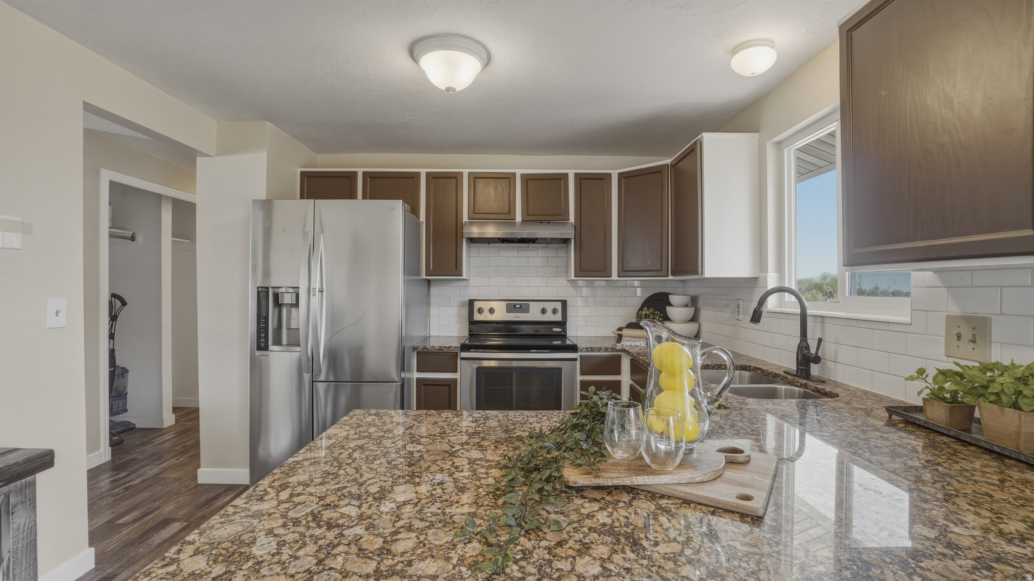 WHITE CITY - Residential