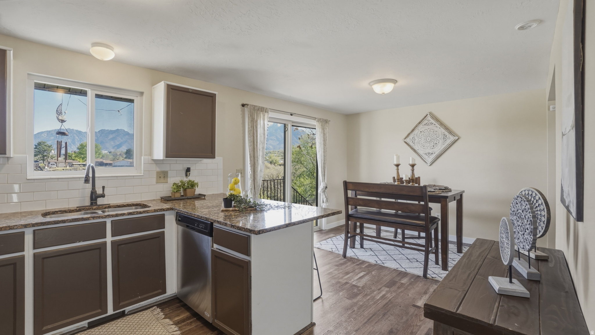 WHITE CITY - Residential