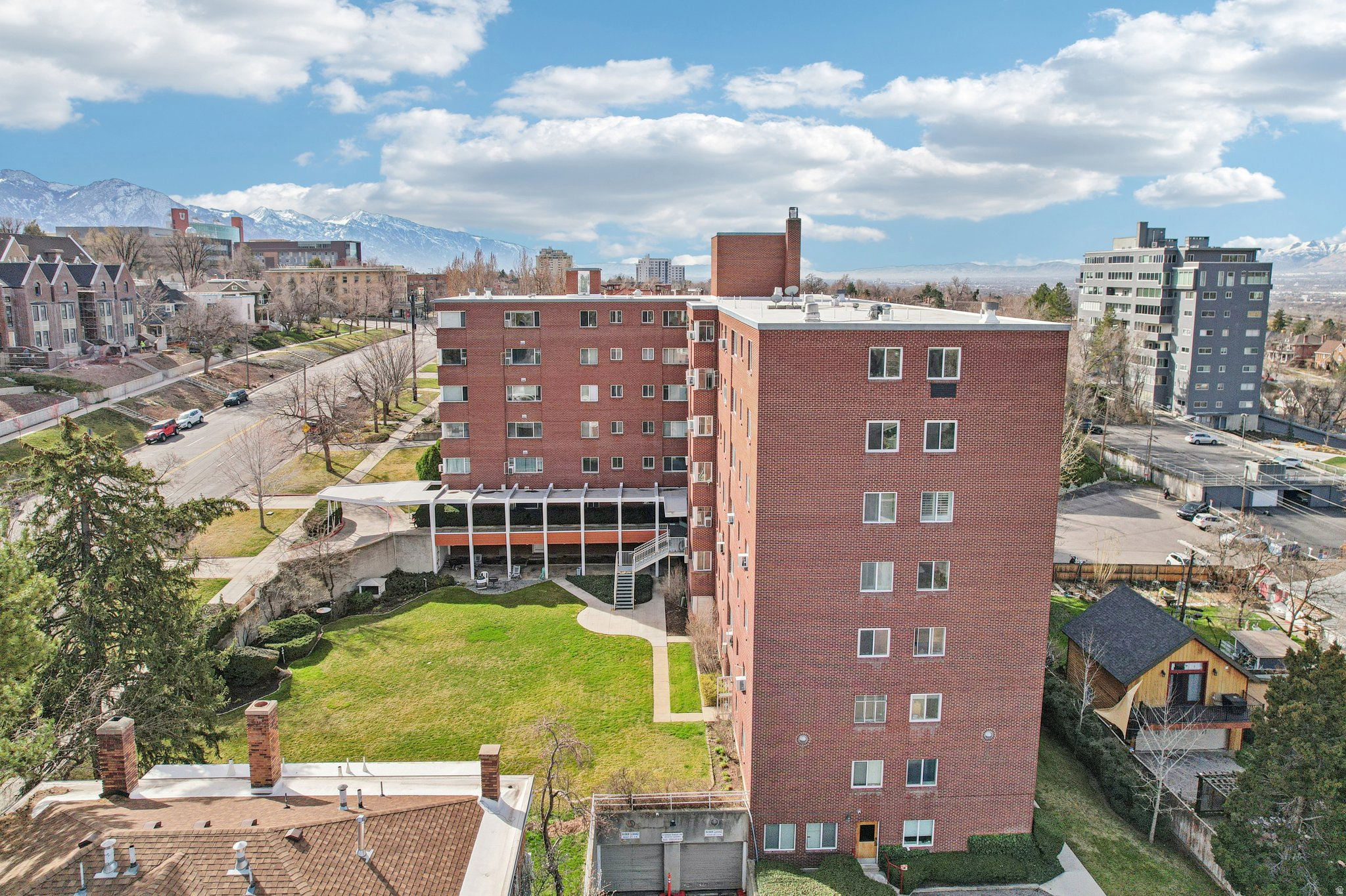 UNIVERSITY HEIGHTS - Residential