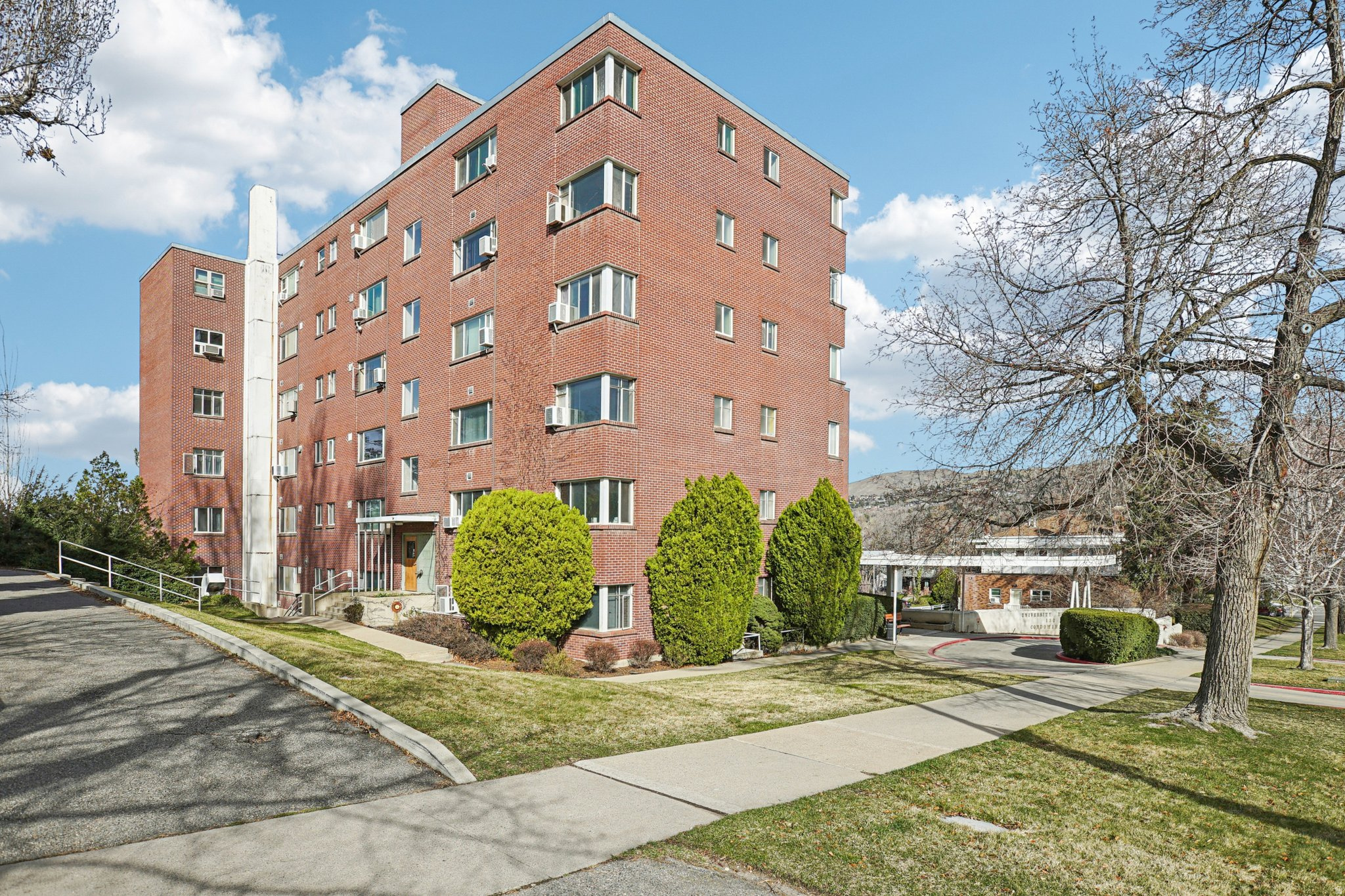 UNIVERSITY HEIGHTS - Residential