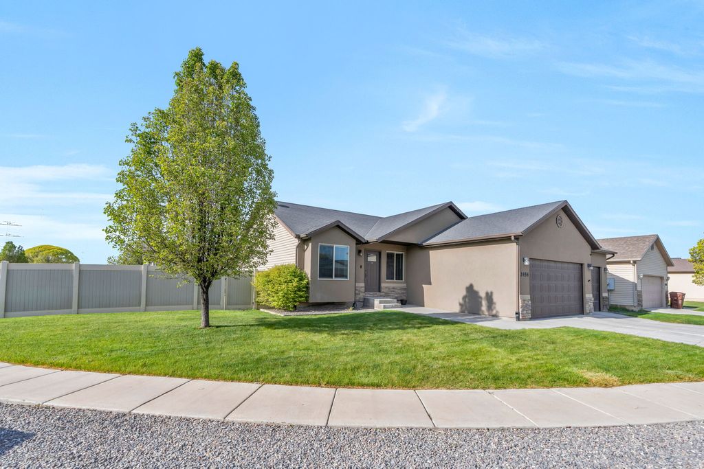 Photo of 2454 E OX YOKE DR, Eagle Mountain, UT 84005 (MLS # 2155710)
