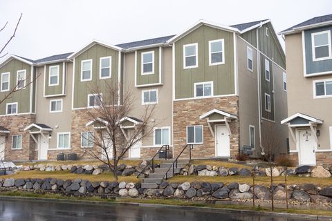 Photo of 4193 W HIGH GALLERY CT, Herriman, UT 84096 (MLS # 2127553)