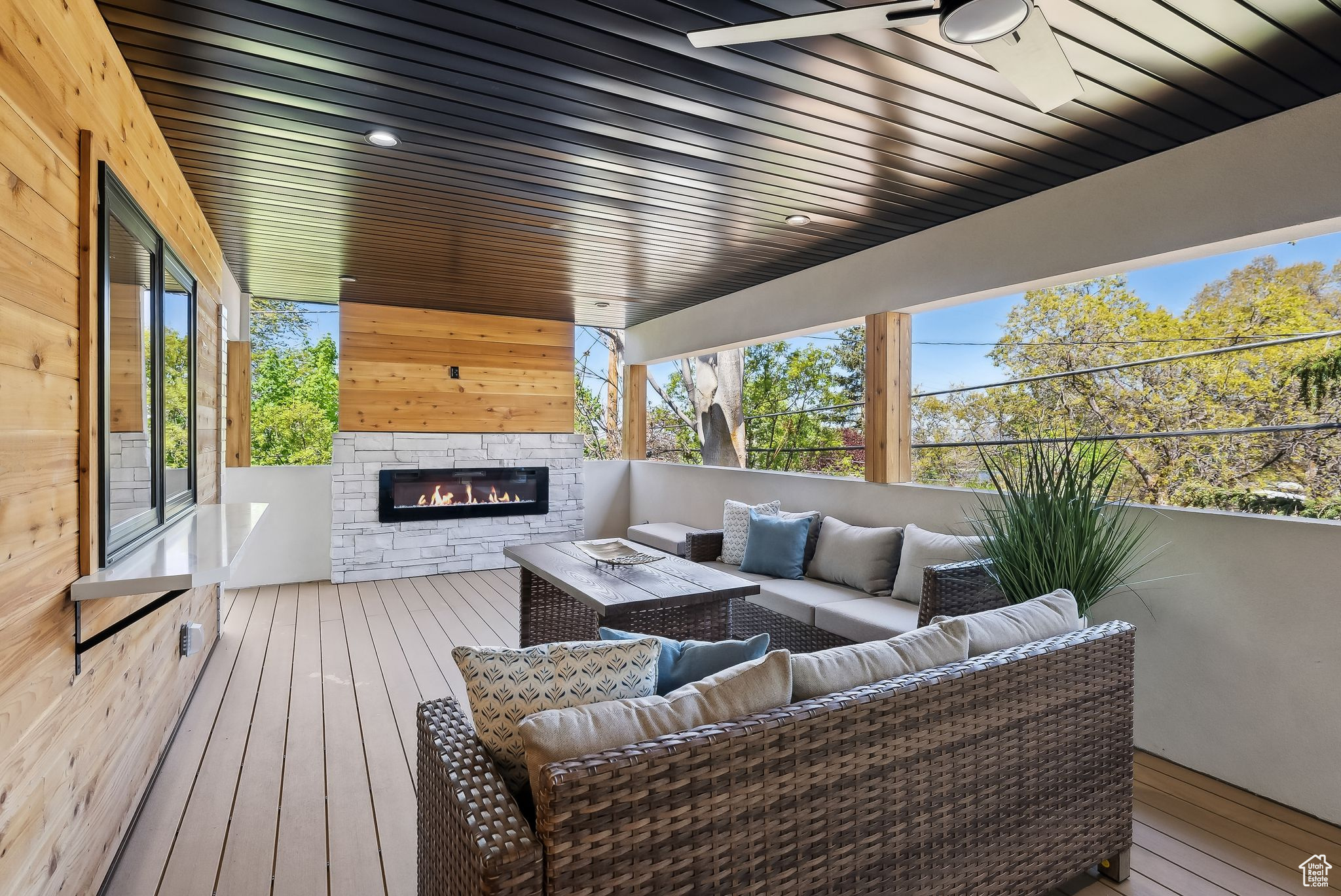 CREST VIEW MANOR - Residential
