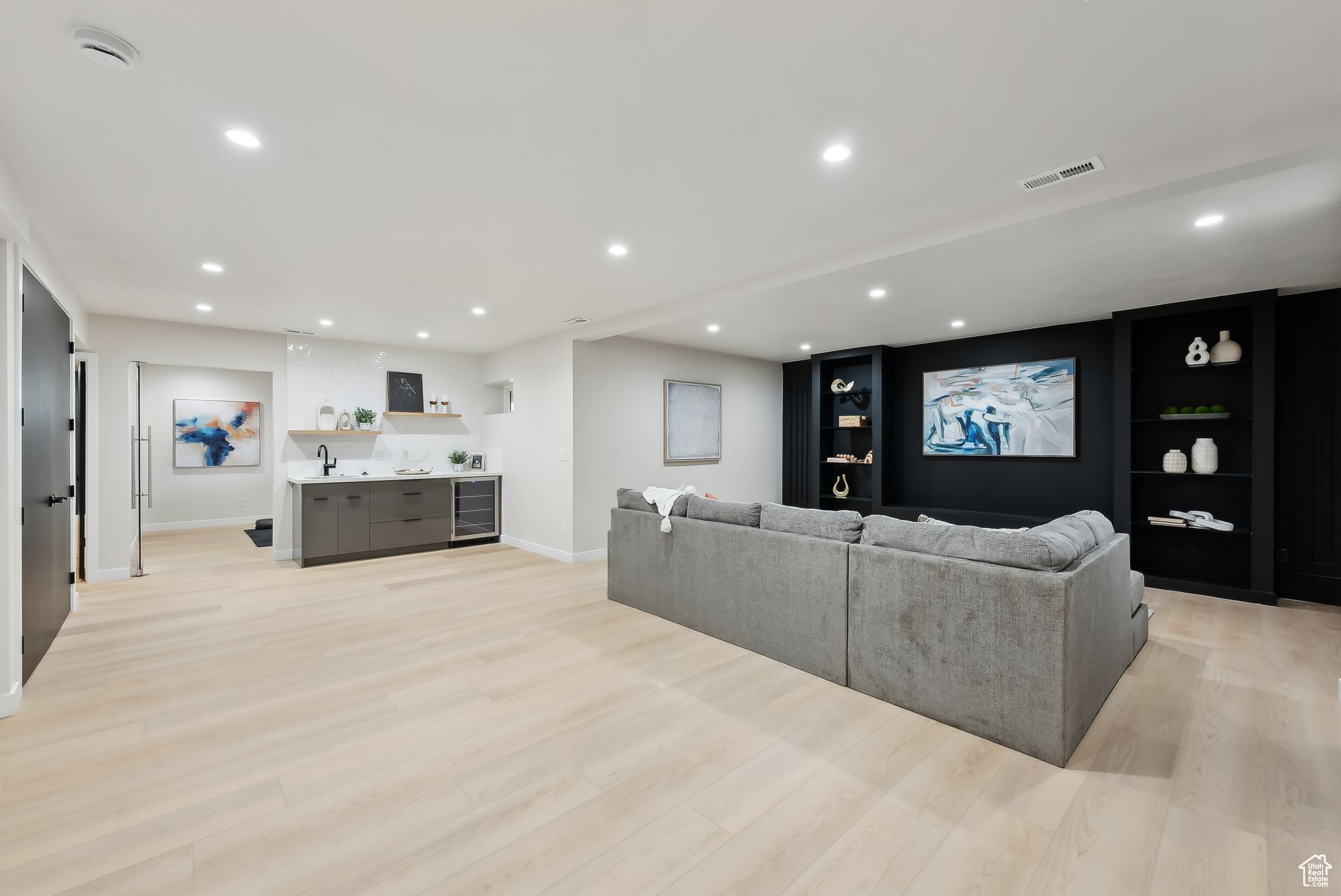 CREST VIEW MANOR - Residential